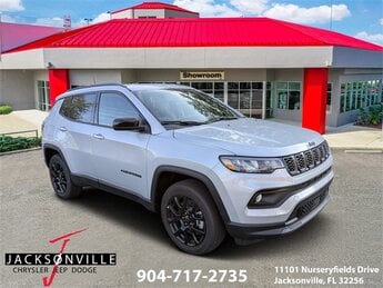 2026 Silver Zynith Metallic Clearcoat Jeep Compass Latitude Altitude Automatic 4 Door SUV 2.0L I4 DOHC Engine 4X4