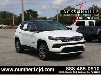 2022 Bright White Clearcoat Jeep Compass Limited 4 Door SUV 4X4 Automatic G 2.4L 4 Cylinder Engine2.4