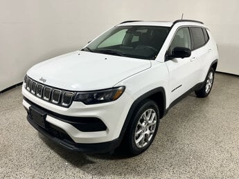 2022 Bright White Clearcoat Jeep Compass Latitude Lux SUV 4 Door 4X4 Automatic G 2.4L 4 Cylinder Engine2.4