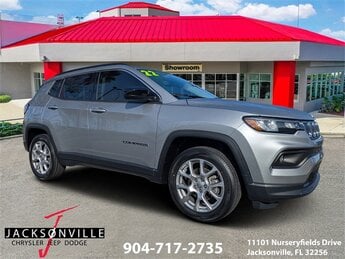 2022 Jeep Compass Latitude Lux 4 Door 4X4 SUV 2.4L I4 Engine Automatic