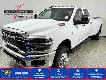 2026 Bright White Clearcoat Ram 3500 Tradesman Automatic D 6.7L Straight 6 Cylinder Engine6.7 4X4