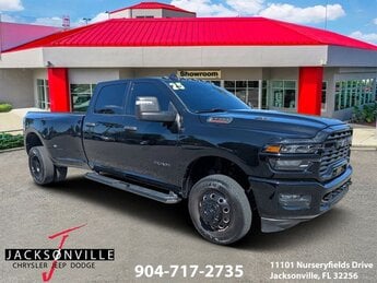 2025 Ram 3500 Big Horn Automatic 4X4 6.4L V8 Engine 4 Door Truck