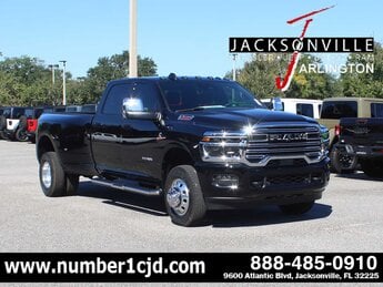 2026 Diamond Black Crystal Pearlcoat Ram 3500 Laramie 4X4 Automatic 4 Door