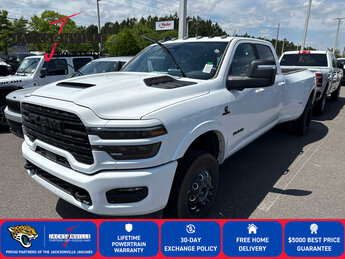 2025 Bright White Clearcoat Ram 3500 Limited 4 Door Truck D 6.7L Straight 6 Cylinder Engine6.7 4X4