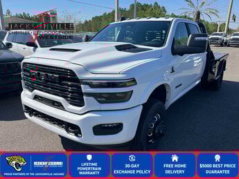 2025 Bright White Clearcoat Ram 3500 Limited D 6.7L Straight 6 Cylinder Engine6.7 Automatic Truck 4X4 4 Door