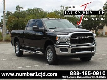 2024 Diamond Black Crystal Pearlcoat Ram 2500 Tradesman 4X4 Truck Automatic 4 Door