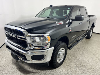 2022 Diamond Black Crystal Pearlcoat Ram 2500 Tradesman D 6.7L Straight 6 Cylinder Engine6.7 4 Door 4X4 Automatic