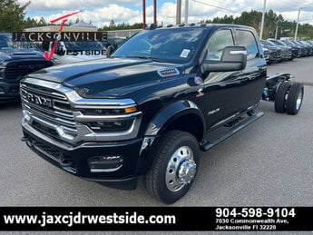 2026 Diamond Black Crystal Pearlcoat Ram 5500 Chassis Cab Big Horn 4X4 Automatic Truck 4 Door