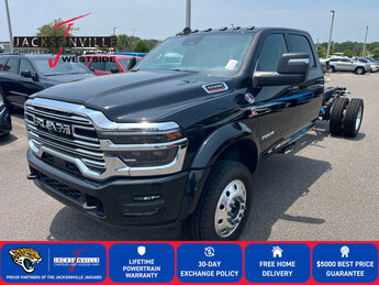 2026 Ram 5500 Chassis Cab Big Horn D 6.7L Straight 6 Cylinder Engine6.7 Automatic 4 Door Truck