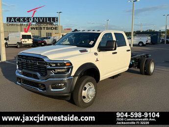 2025 Ram 5500 Chassis Cab Tradesman D 6.7L Straight 6 Cylinder Engine6.7 4X4 Automatic 4 Door