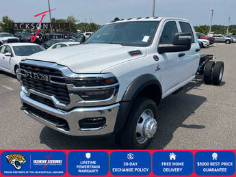 2026 Bright White Clearcoat Ram 5500 Chassis Cab Tradesman Truck 4X4 4 Door