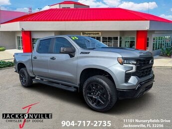 2025 Sterling Gray Metallic Chevrolet Silverado 1500 LT Trail Boss Automatic Truck 4X4 4 Door