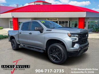 2025 Sterling Gray Metallic Chevrolet Silverado 1500 LT Trail Boss Automatic Truck 4X4 4 Door