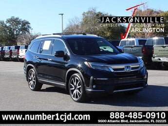 2020 Crystal Black Pearl Honda Pilot Touring 8-Passenger G 3.5L V6 Cylinder Engine3.5 4 Door Automatic
