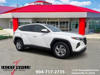 2024 White Pearl Hyundai Tucson SEL SUV Automatic 2.5L I4 DGI DOHC 16V LEV3-SULEV30 187hp Engine