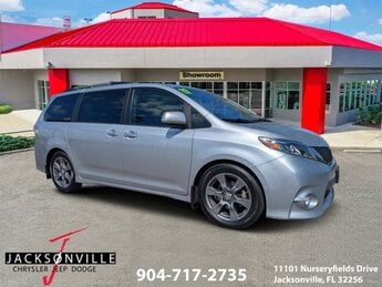 2017 Silver Sky Metallic Toyota Sienna SE Premium 3.5L V6 SMPI DOHC Engine Van 4 Door