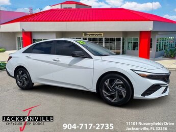 2025 Serenity White Hyundai Elantra SEL Sport FWD 4 Door Automatic (CVT)