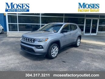 2023 Billet Silver Metallic Clearcoat Jeep Compass Latitude Lux SUV 4X4 4 Door