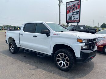 2020 Summit White Chevrolet Silverado 1500 Custom Trail Boss Custom Trail Boss 4 Door Truck EcoTec3 5.3L V8 355hp 383ft. lbs. Engine 4X4