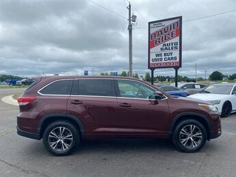 2018 Toyota Highlander LE LE FWD 2.7L I4 185hp 184ft. lbs. Engine 4 Door Automatic