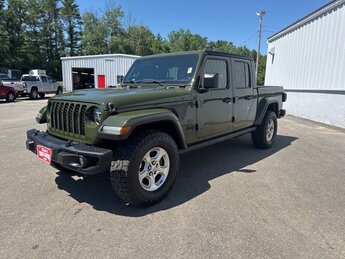 2021 Sarge Green Clearcoat Jeep Gladiator Freedom Automatic 4 Door 3.6L V6 24V VVT Engine 4X4 Truck