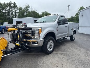 2017 Ingot Silver Metallic Ford Super Duty F-350 SRW XLT Automatic Truck 4X4 2 Door