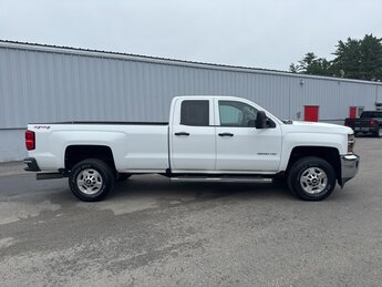 2015 Summit White Chevrolet Silverado 2500HD LT 4 Door Duramax 6.6L V8 Turbodiesel Engine Truck 4X4 Automatic