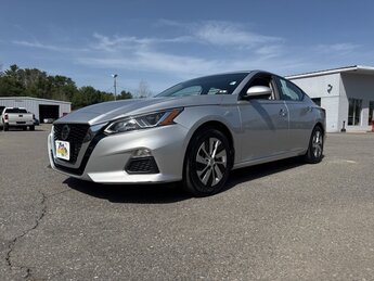 2019 Brilliant Silver Metallic Nissan Altima 2.5 S FWD Automatic (CVT) Car 2.5L 4-Cylinder DOHC 16V Engine 4 Door
