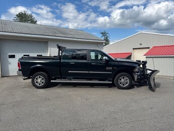 2018 Ram 3500 Laramie 6.4L Heavy Duty V8 HEMI w/MDS Engine 4X4 Automatic Truck 4 Door