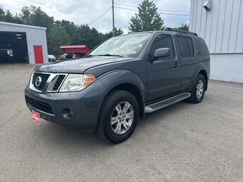 2010 Dark Slate Metallic Nissan Pathfinder SE 4 Door 4X4 Automatic SUV 4.0L V6 DOHC Engine