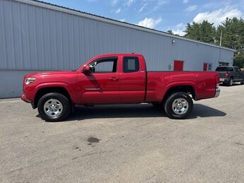 2017 Barcelona Red Metallic Toyota Tacoma SR5 4X4 4 Door Automatic Truck 2.7L I4 DOHC 16V Engine
