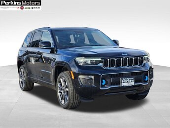 2025 Diamond Black Crystal Pearlcoat Jeep Grand Cherokee 4xe Overland 4X4 Automatic 4 Door SUV