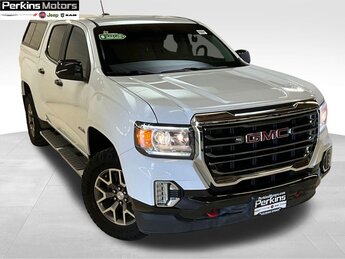2022 Summit White GMC Canyon 4WD AT4 w/Leather 4 Door V6 Engine Truck 4X4 Automatic