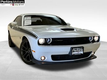 2022 White Knuckle Clearcoat Dodge Challenger R/T Scat Pack 2 Door Car Manual SRT HEMI 6.4L V8 Engine