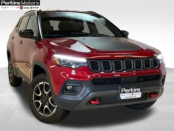 2025 Red Hot Pearlcoat Jeep Compass Trailhawk Automatic 4 Door SUV 2.0L I4 DOHC Engine 4X4