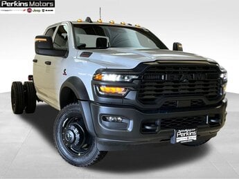 2025 Bright White Clearcoat Ram 5500HD Tradesman Cummins 6.7L I6 Turbodiesel Engine Truck 4 Door Automatic 4X4