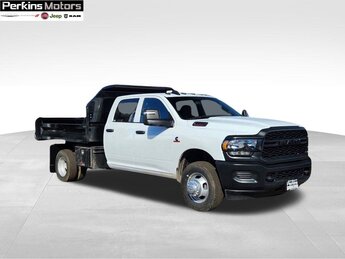2024 Bright White Clearcoat Ram 3500 Tradesman Truck 4 Door Automatic Cummins 6.7L I6 Turbodiesel Engine