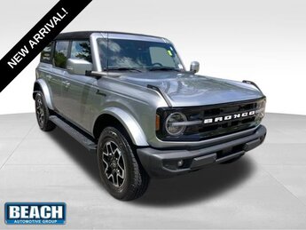 2023 Iconic Silver Metallic Ford Bronco Outer Banks 2.3L EcoBoost I-4 Engine SUV 4 Door