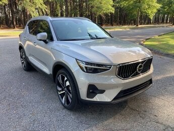 2025 Silver Dawn Metallic Volvo XC40 B5 Ultra Bright Theme AWD I-4 cyl Engine Automatic
