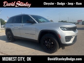 2025 Silver Zynith Jeep Grand Cherokee Altitude Automatic RWD SUV