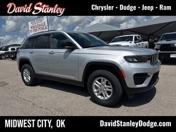 2025 Jeep Grand Cherokee Laredo 3.6L V6 24V VVT Engine Automatic 4 Door 4X4