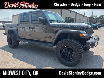 2025 Granite Crystal Metallic Clearcoat Jeep Gladiator Sport 4X4 3.6L V6 24V VVT Engine Automatic 4 Door Truck