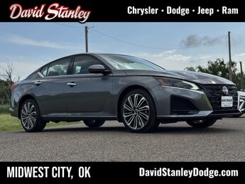 2023 Nissan Altima 2.5 SL Car 2.5L 4-Cylinder DOHC 16V Engine Automatic (CVT) 4 Door AWD