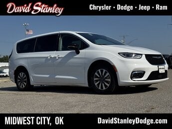 2024 Bright White Clearcoat Chrysler Pacifica Hybrid Select Van FWD Automatic (CVT) 4 Door