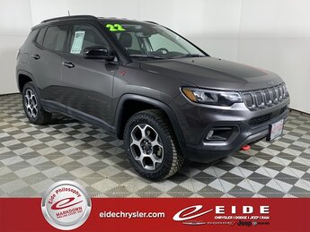 2022 Granite Crystal Metallic Clearcoat Jeep Compass Trailhawk 4X4 SUV Automatic 2.4L I4 Engine 4 Door
