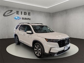2025 White Honda Pilot Elite SUV 3.5L V6 DOHC 24V Engine 4 Door