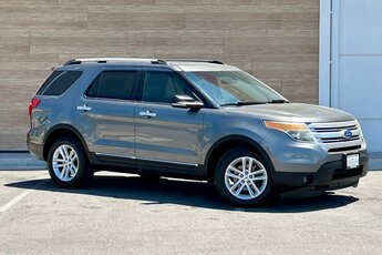 2012 Sterling Gray Metallic Ford Explorer XLT SUV 4X4 Automatic