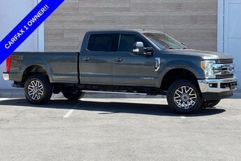 2017 Magnetic Metallic Ford Super Duty F-350 SRW Lariat 4 Door Power Stroke 6.7L V8 DI 32V OHV Turbodiesel Engine Automatic