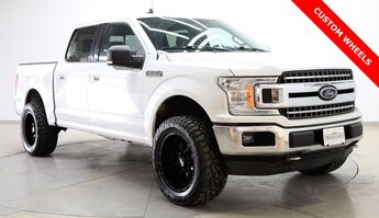 2019 Oxford White Ford F-150 XLT 4 Door 4X4 3.5L V6 EcoBoost Engine Truck