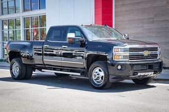 2015 Chevrolet Silverado 3500HD High Country 4X4 4 Door Truck Duramax 6.6L V8 Turbodiesel Engine